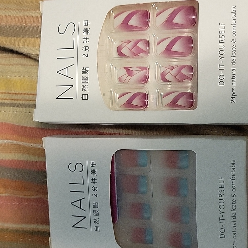 press on nails - Picture 4 of 5